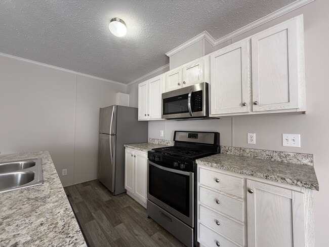 Photo - 16137 Normandy St
