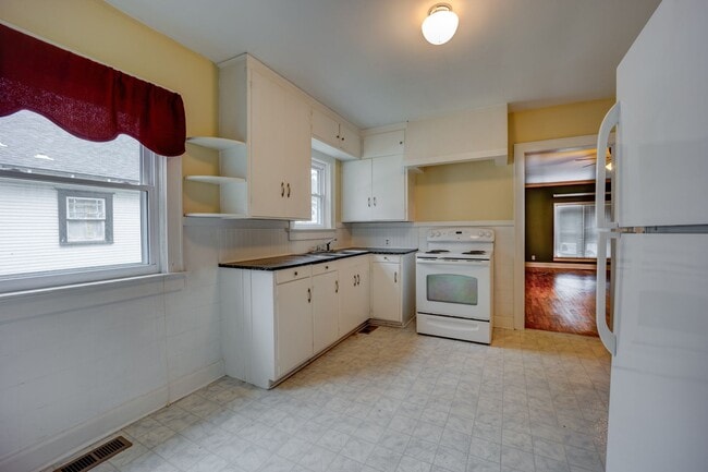 Photo - Freshly Updated 3 Bedroom House