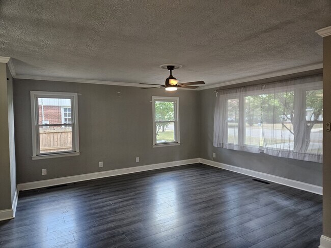 Photo - 1818 Cherokee Dr