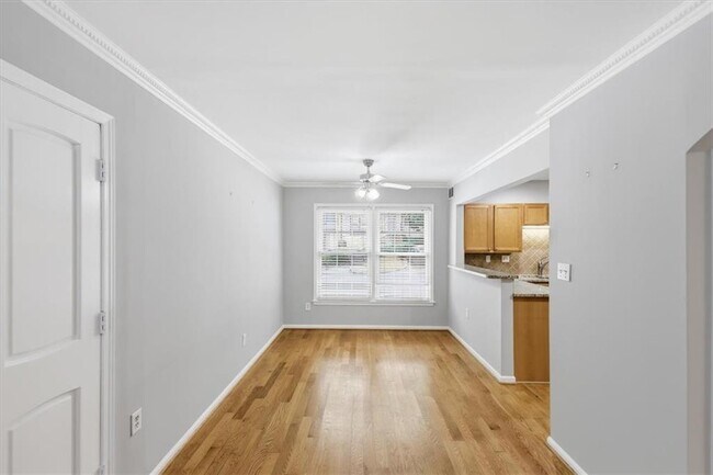 Photo - 54 La Rue Pl NW