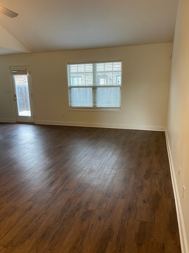 Photo - 1511 Joy St SE