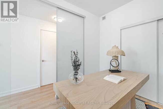 Photo - 1195 The Queensway Unit 204