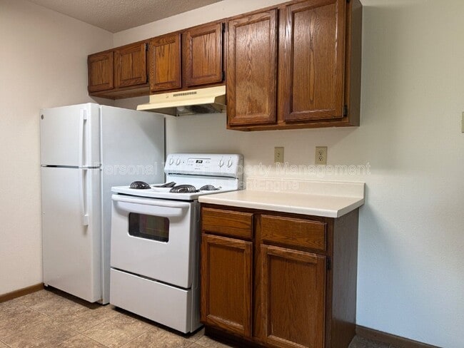 Photo - Cedarwood Apartments