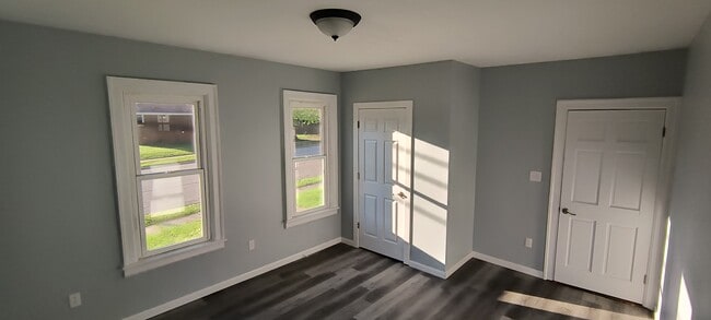 Photo - 90 N Hickory St