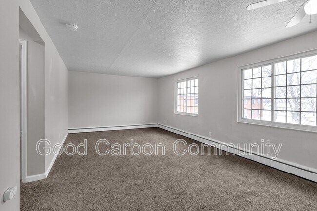 Building Photo - 303 Beattie Ave Unit 3