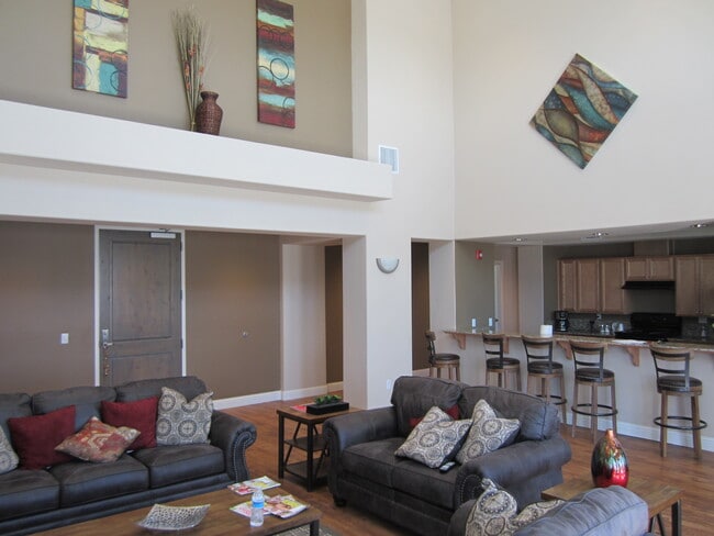 Photo - Palmer Villas Apartments