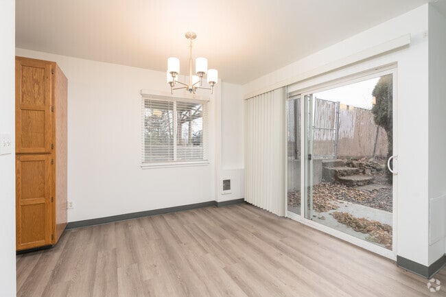 2BR, 1BA - 1100SF - Dining Room