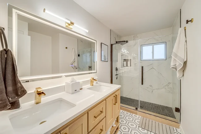 Main Bathroom - 1008 E 54th St House