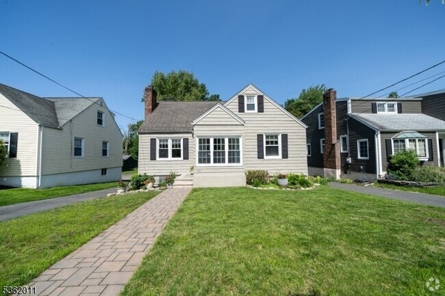 Building Photo - 68 Derwent Ave Rental
