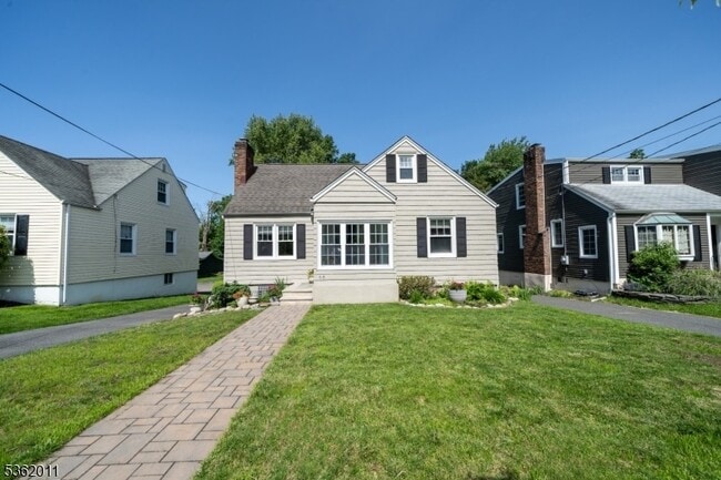 Photo - 68 Derwent Ave House