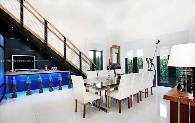 Photo - 6611 Leonardo St