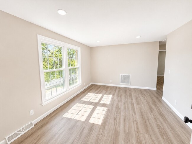 Photo - 204 Cross Timbers Dr