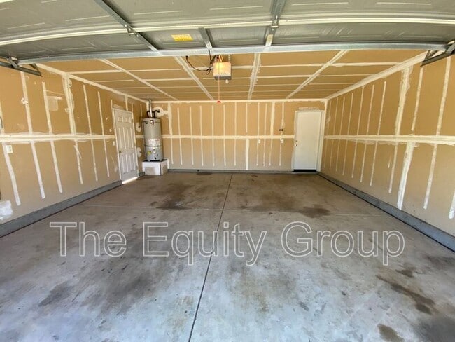 Photo - 3848 E Oak Ave