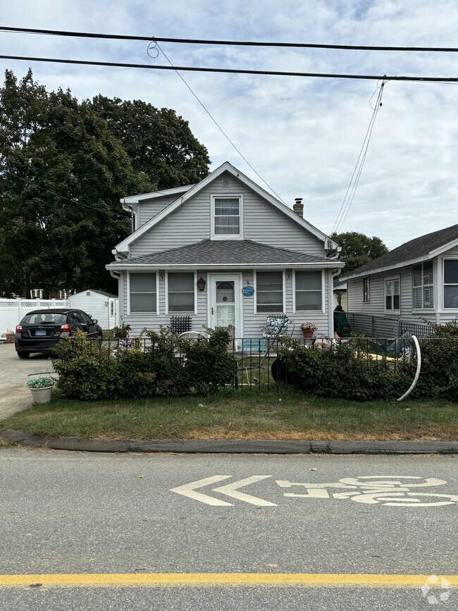 Building Photo - 8 Hartford Ave Rental