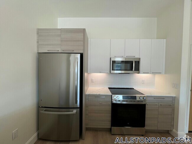 Building Photo - 1079 Commonwealth Ave Rental