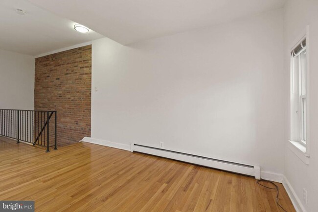 Photo - 1837 Bolton St Apartment Unit 3