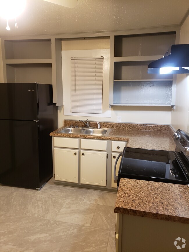 Building Photo - 309 S Canal St Rental