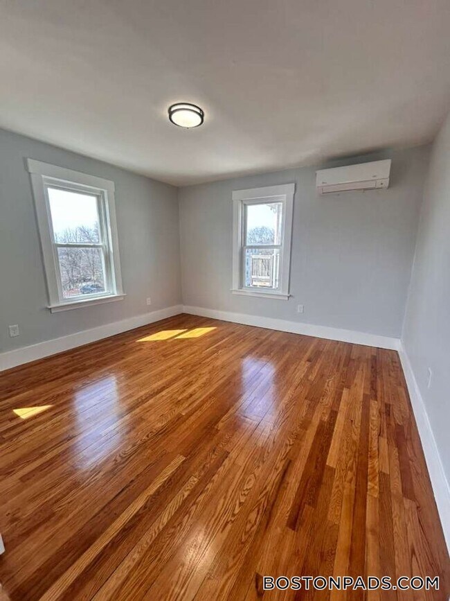 67 Fairlawn Ave Unit 3