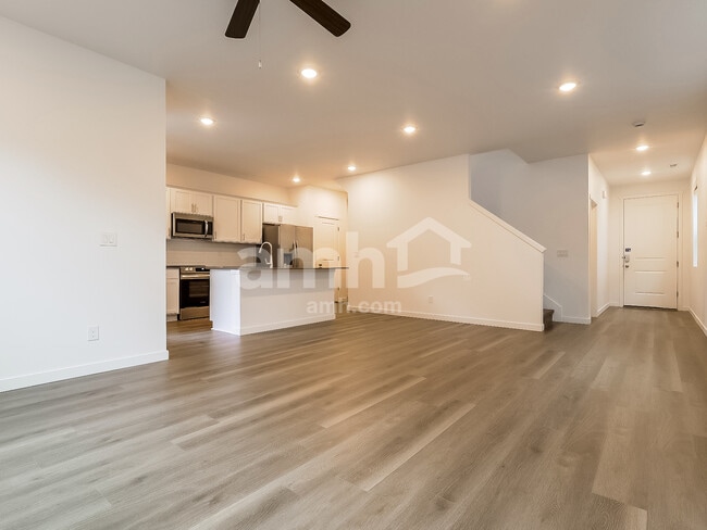 Photo - 5043 Washington St SE