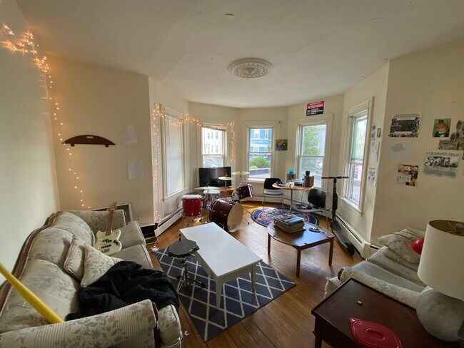 Photo - 142 Calumet St