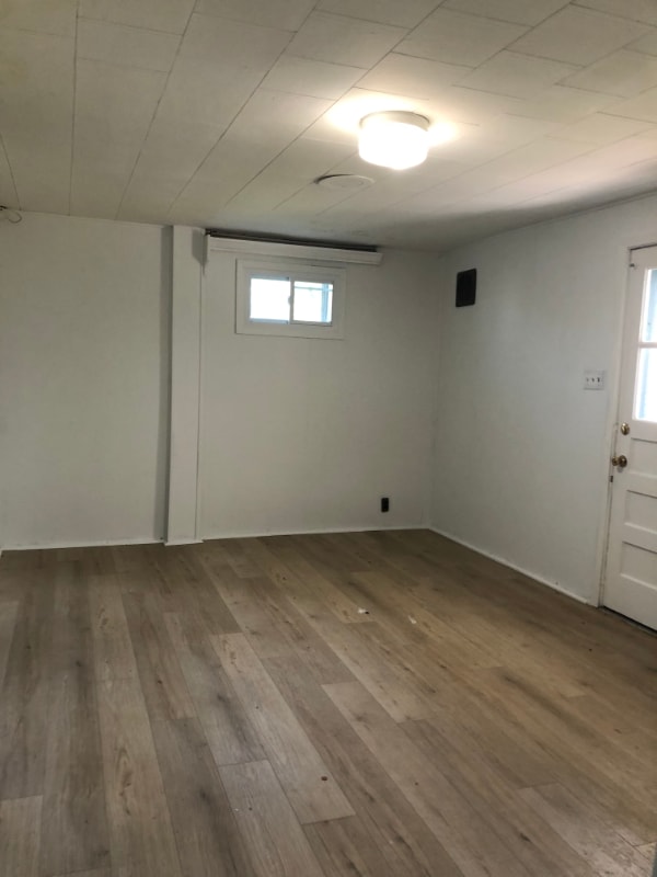 Building Photo - 1241 Locust Ave Rental