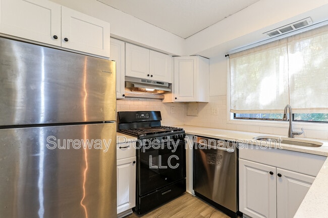 Photo - 78 Chelsea Cir