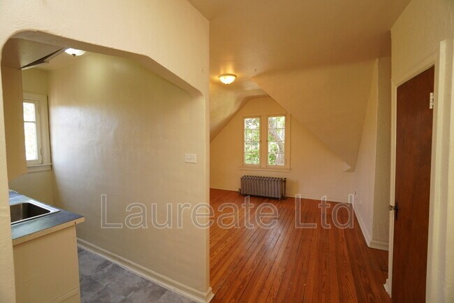 Photo - 834 N Clarkson St Unit #7