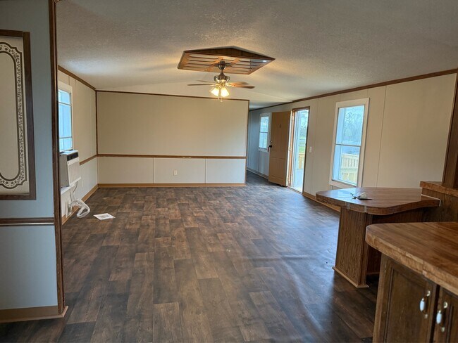 Photo - 5991 Friendship Rd