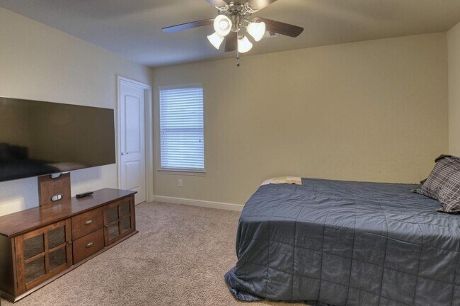 Photo - 10059 Hyacinth Way