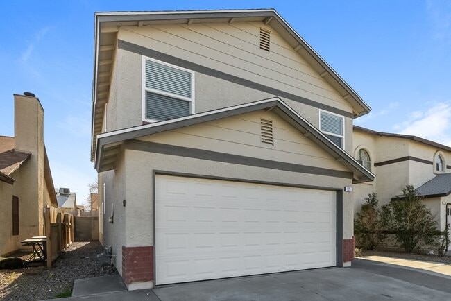 Photo - 526 Dutchman Ave