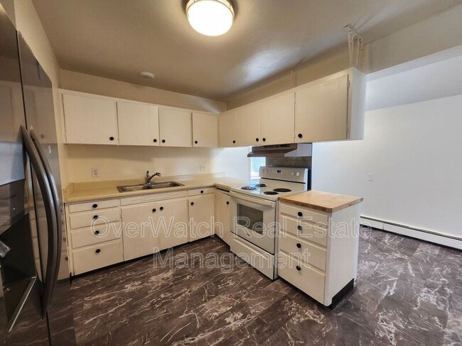 Photo - 3925 E 9th Ave Unit 4