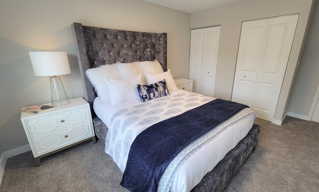 Photo - Lisle Station Apartments