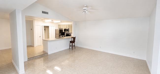 Photo - 1016 Manor Dr