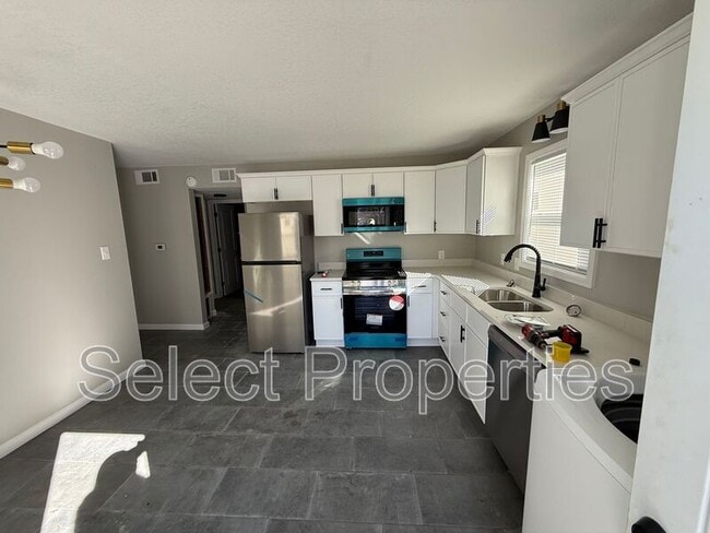 Photo - 2215 Hurst Ln