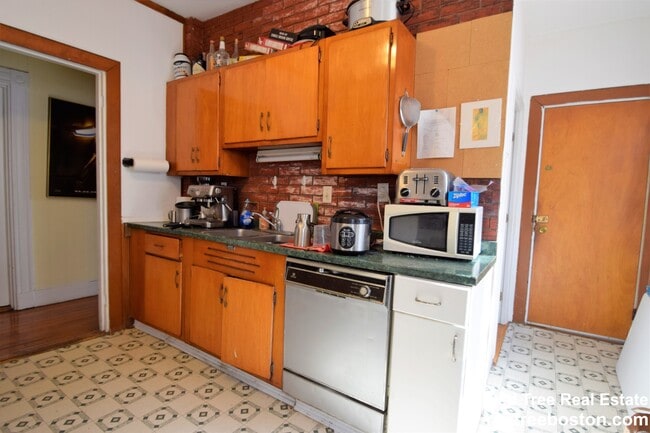 Photo - 16 Dighton St Unit 1