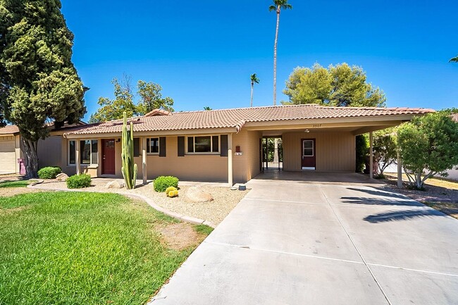 Photo - South Scottsdale with Views of Camelback!
