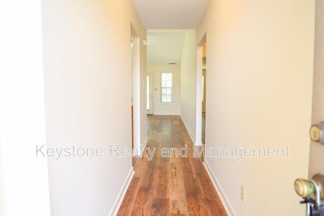 755 Sivley Rd