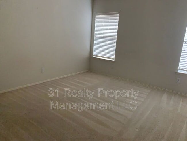 Photo - 6000 White Pine Dr