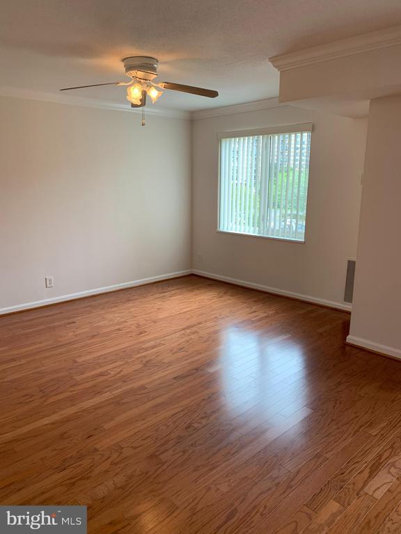 Photo - 8350 Greensboro Dr Unidad 209