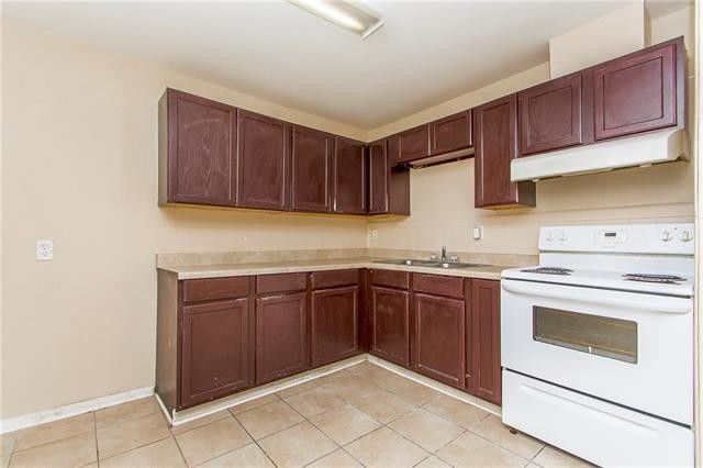 Photo - 437 Robinson Ave