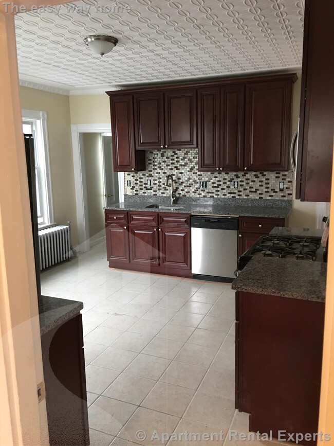 Malden 5 BR, 2 Baths - Granite/Stainless -... - Malden 5 BR, 2 Baths - Granite/Stainless -... Casa Adosada