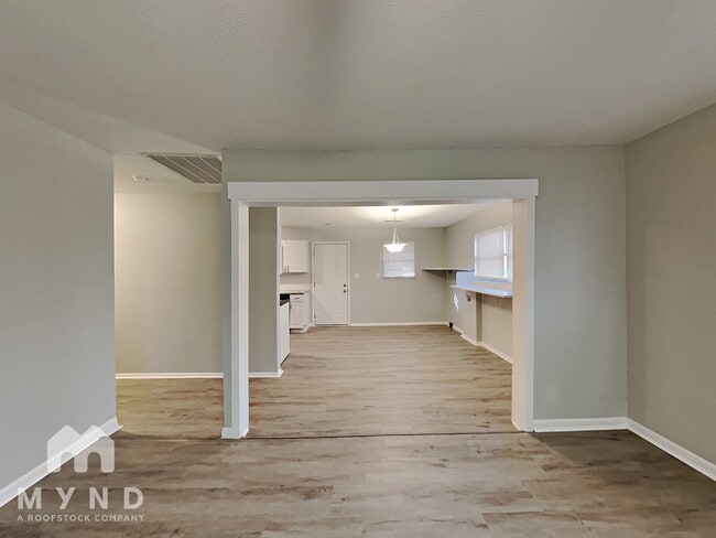 Photo - 5575 Oglesby Rd