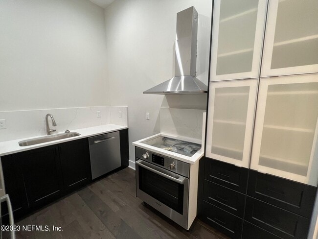 Photo - 1541 Riverside Ave