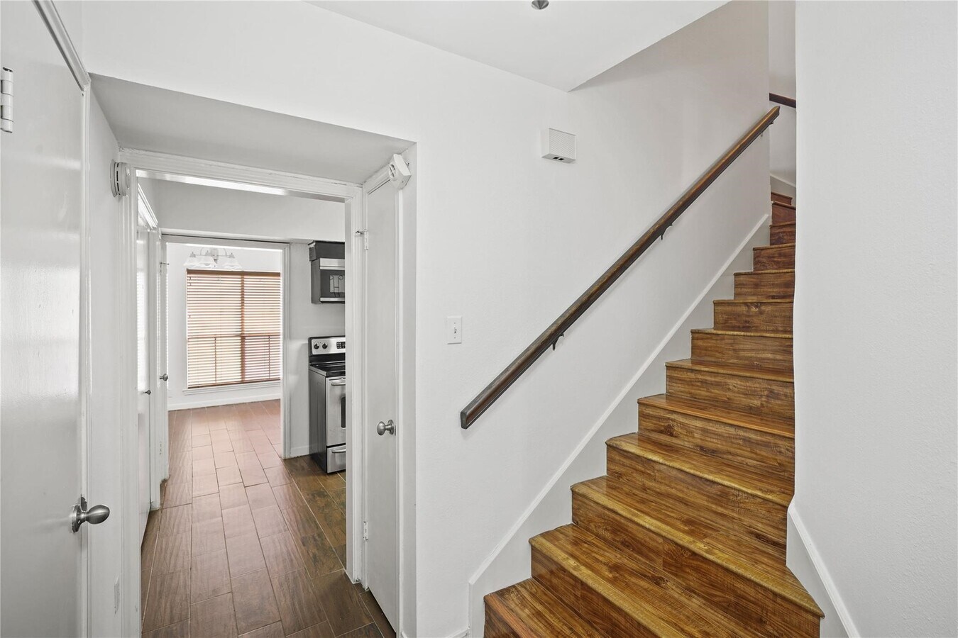 Photo - 1998 Augusta Dr