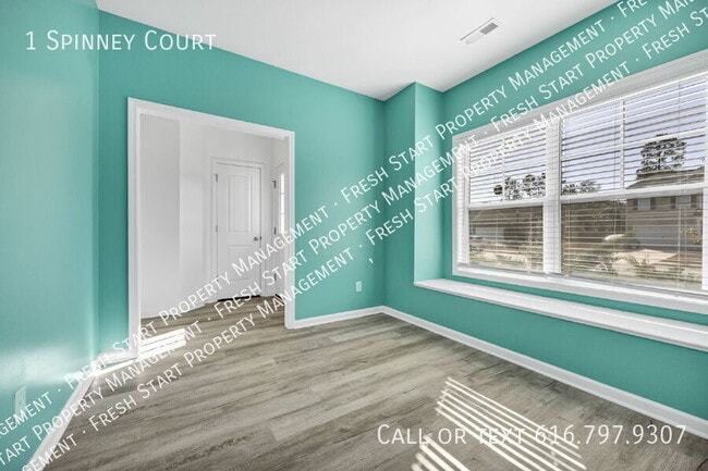 Photo - 1 Spinney Ct