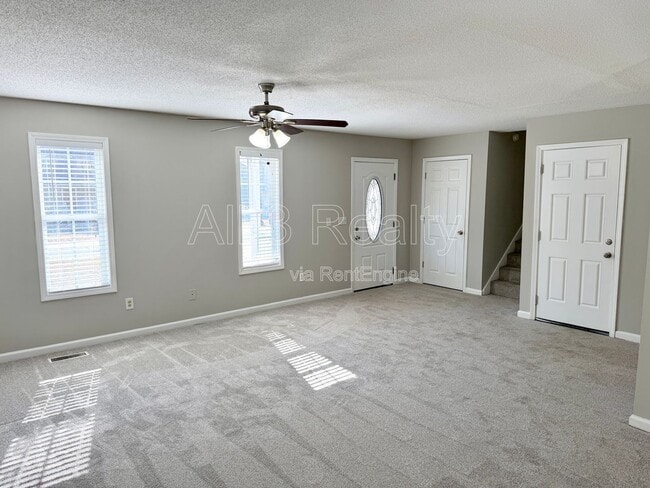 Photo - 753 Newport Dr