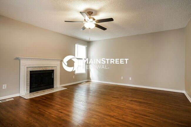 Photo - 3 Bedroom Pet-Friendly Home in Clayton, NC with Main Street Renewal