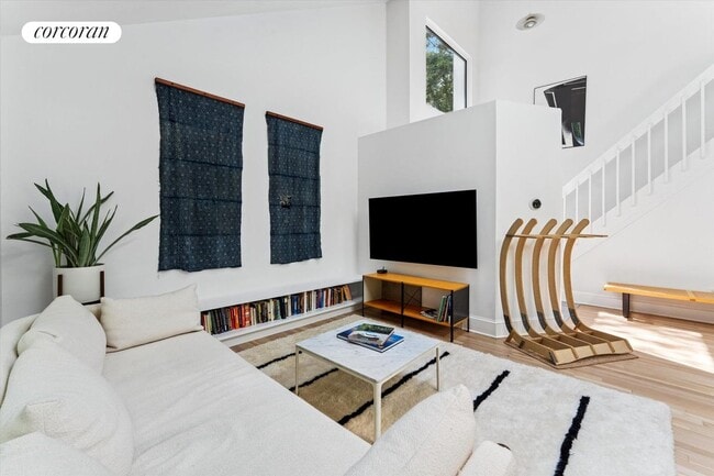 Photo - 24 Quogue Riverhead Rd