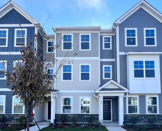 Photo - 1988 Rosedale Rdg Ave