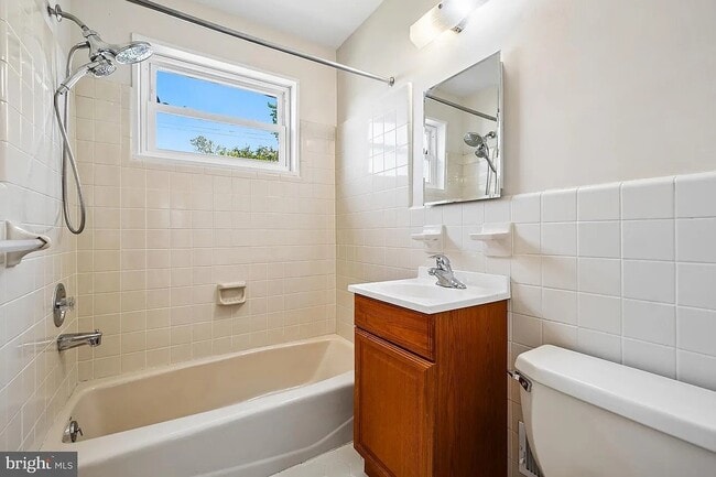 Photo - 1615 Parham Pl